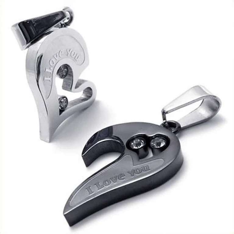 Δύο μενταγιόν καρδιά για ερωτευμένα ζευγάρια