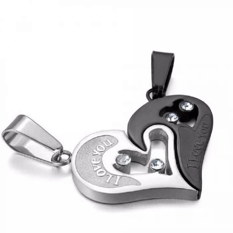 Δύο αλυσίδες με μενταγιόν καρδιά, κατάλληλες για ζευγάρια