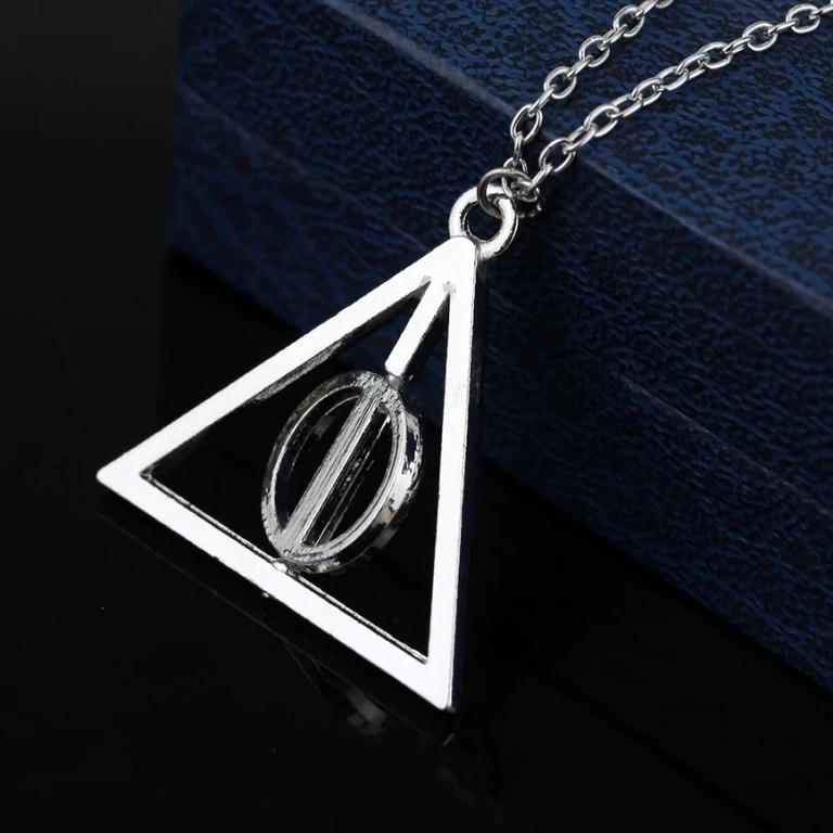Ασημένιο μενταγιόν με σύμβολο Deathly Hallows