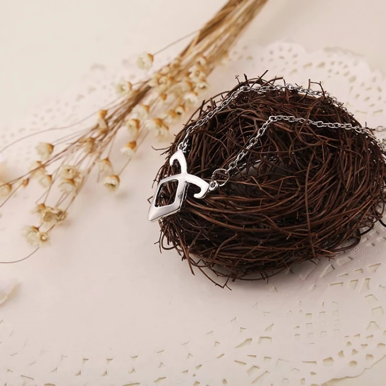 Μενταγιόν ρούνων με αγγελικό σύμβολο, από την ταινία City of Bones