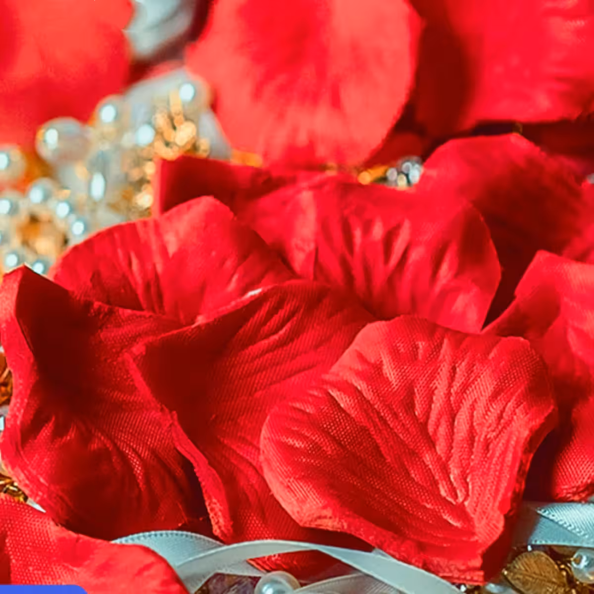 Τεχνητά κόκκινα πέταλα τριαντάφυλλου για επετείους και ειδικές στιγμές