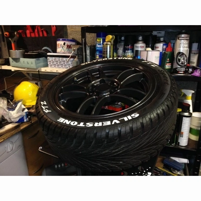 Μαρκαδόρος με λευκή μπογιά και μύτη 2 mm