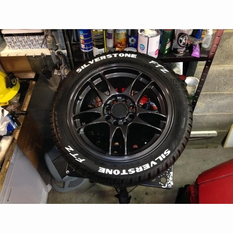 Ανθεκτικός λευκός μαρκαδόρος για πλευρικό γράψιμο ελαστικών