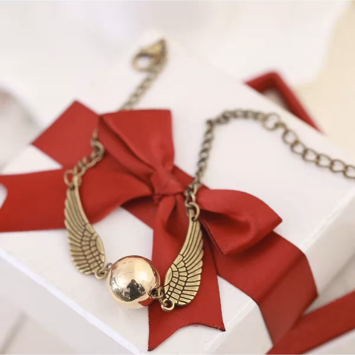 Θεματικό βραχιόλι Harry Potter – μοντέλο με Snitch