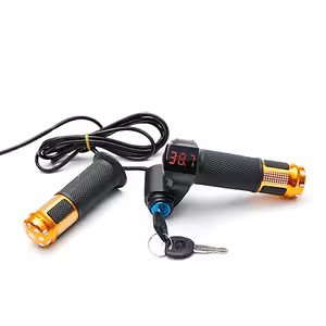 Manette accélérateur avec contact et clé pour vélos et scooters électriques – voltmètre indicateur batterie 12V-72V