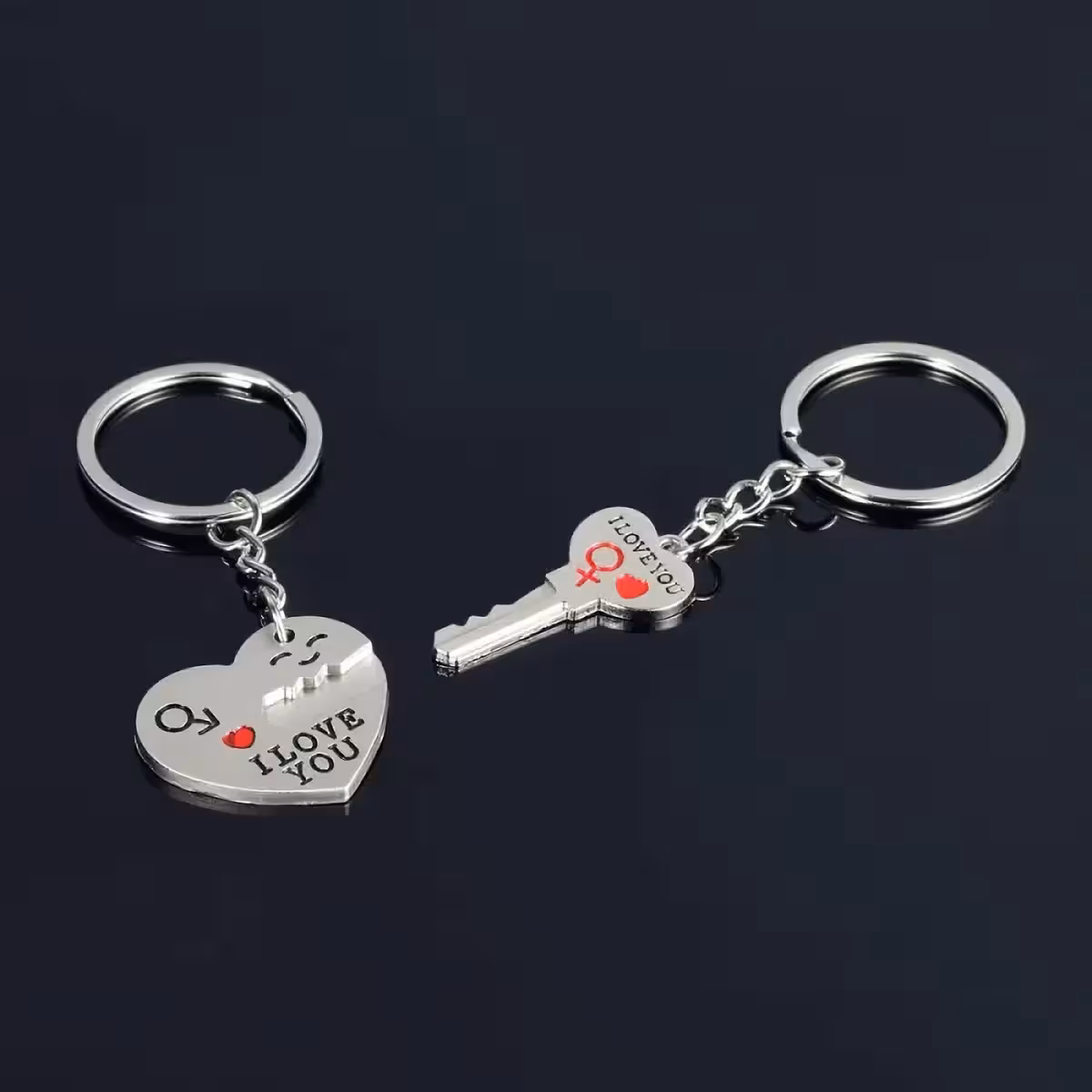 Φιλικό μπρελόκ με χαραγμένη καρδιά και κλειδί