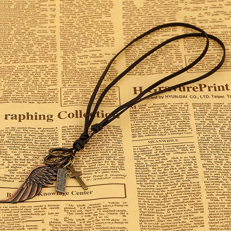 Μενταγιόν σταυρός σε μαύρη δερμάτινη αλυσίδα για άνδρες