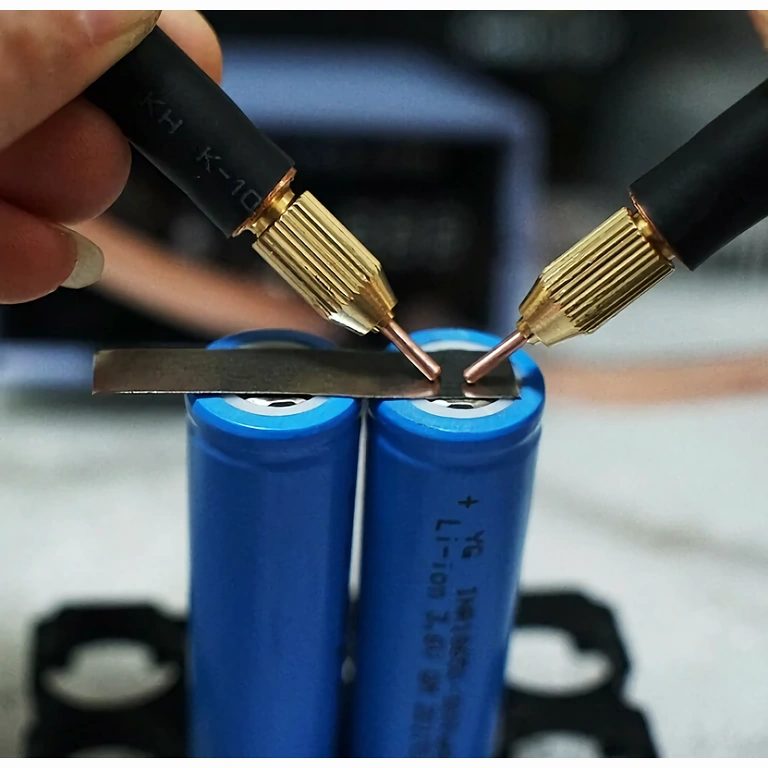 Συσκευή συγκόλλησης σημείων 800A για μπαταρίες Li-Ion και Ni-CD