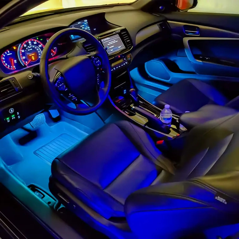 Ευέλικτη LED ταινία για φωτισμό εσωτερικού αυτοκινήτου