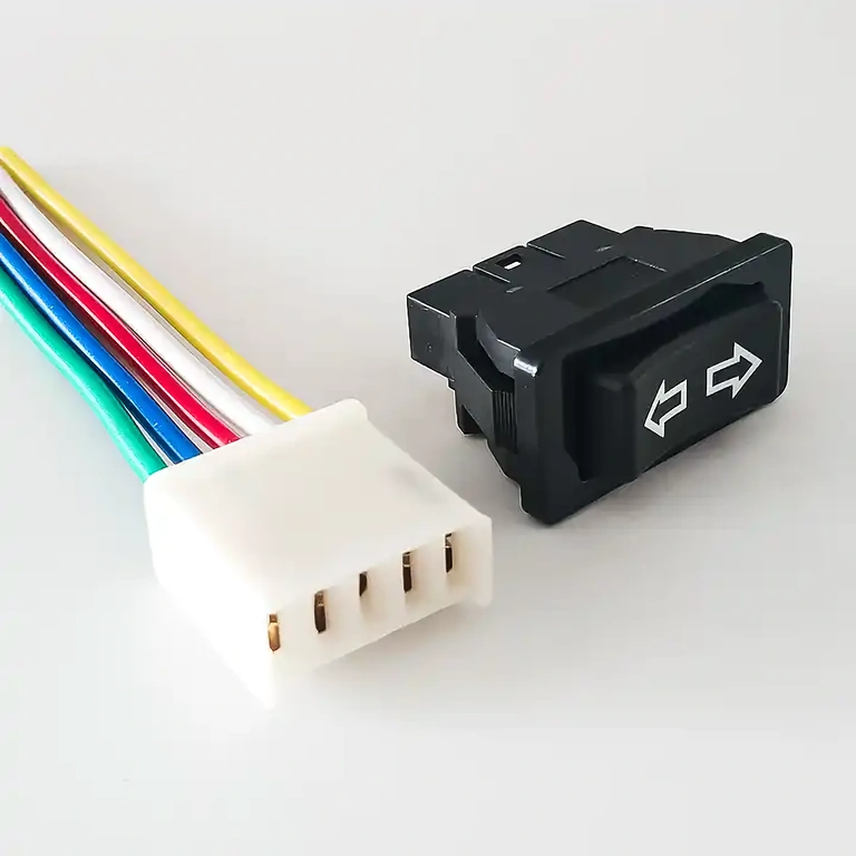 Διακόπτης για αλλαγή φοράς κινητήρα 20A Τριπλός rocker διακόπτης με επαναφορά, ονομαστικό ρεύμα 20A