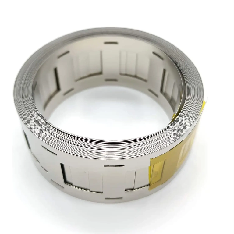 Ταινία ξετυλιγμένη στο τραπέζι, έτοιμη για χρήση