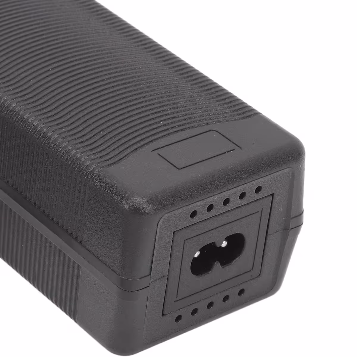 Φορτιστής 36V–42V 3A με ήσυχο ανεμιστήρα για γρήγορη ψύξη και θερμική ασφάλεια