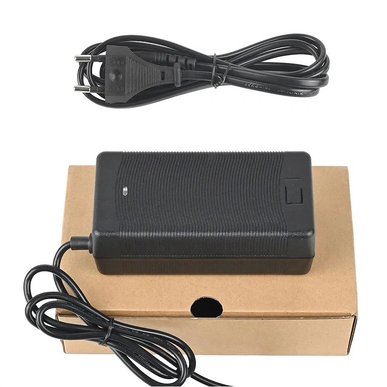 Φορτιστής 48V–54,6V 2A με συνδετήρα IEC C13, κατάλληλος για σκούτερ Citycoco και Harley