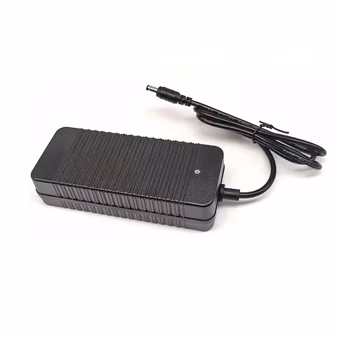 Chargeur 24V Li-Ion (29,4V) 2A pour trottinette et vélo électrique