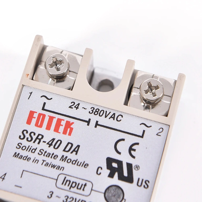 Circuit interne avec TRIAC pour commutation SSR-40A