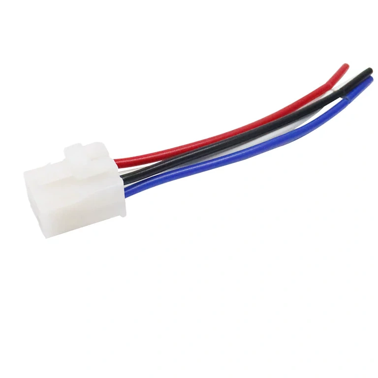 Socle et relais 12V 4 pins 40A monté – détail connexions