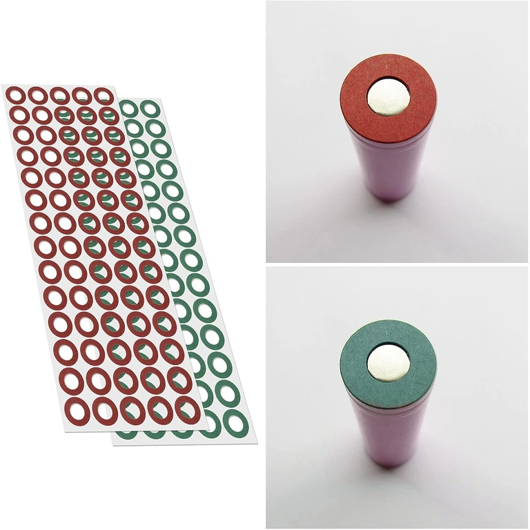 Gros plan sur papier isolant pour batteries 18650